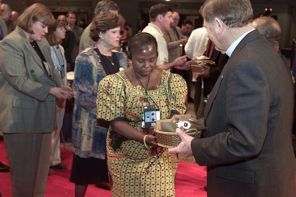 The service of repentance for racism at the 2000 General Conference. UMNS file photo by Mike DuBose