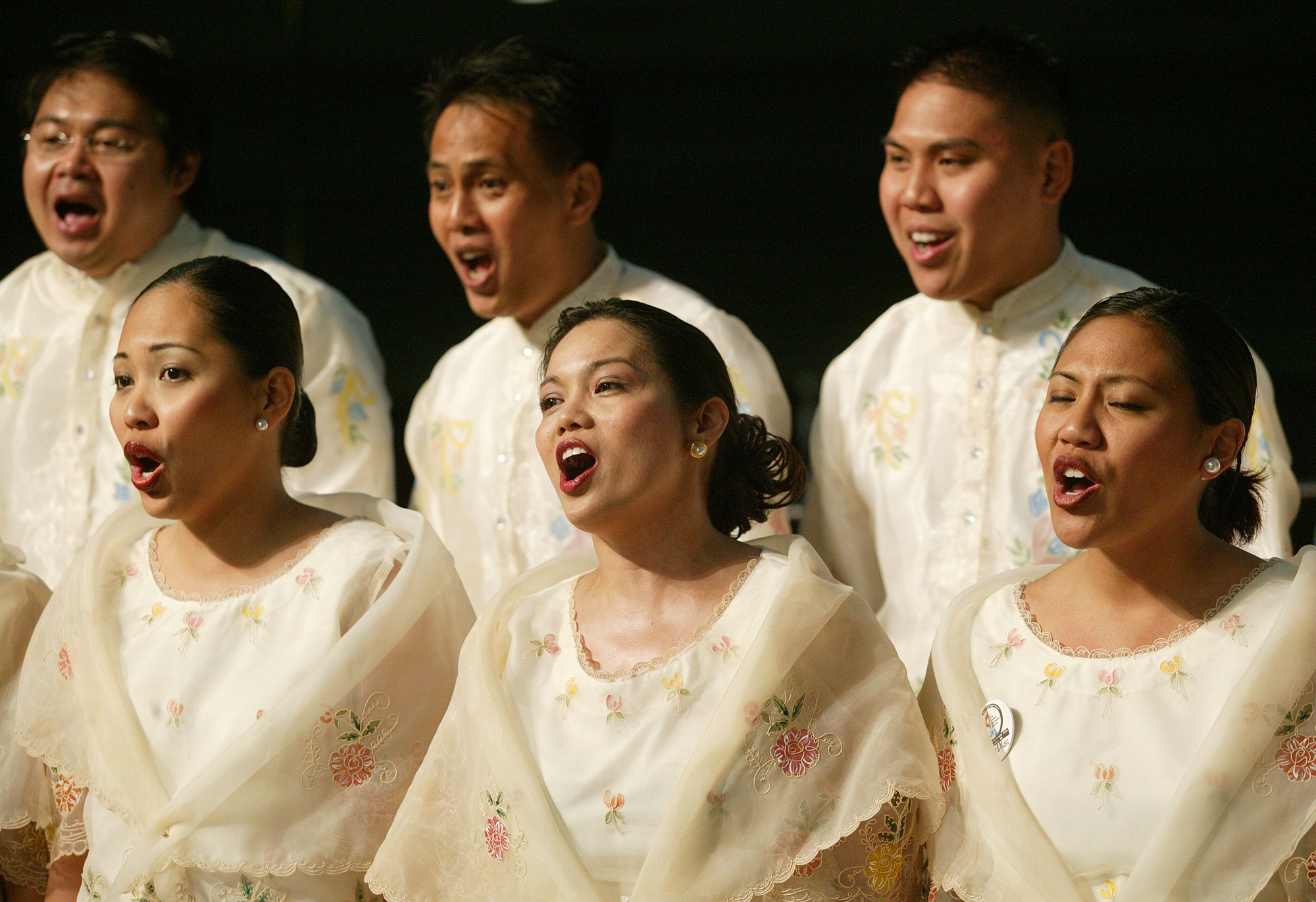 The Spiritual Image choir from Melrose United Methodist Church, San Leandro, Calif., sings during morning worship on May 7, final day of the denomination's 2004 General Conference in Pittsburgh. A UMNS photo by Mike DuBose.
