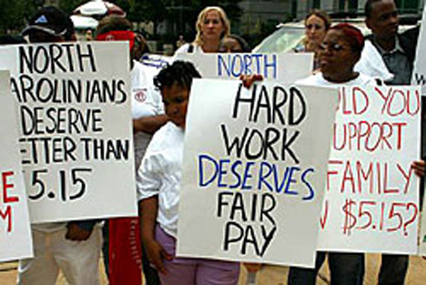 The "Let Justice Roll Living Wage Campaign," a program of more than 70 faith and community groups including the United Methodist Board of Church and Society, urges the U.S. Congress in 2006 to increase the minimum wage