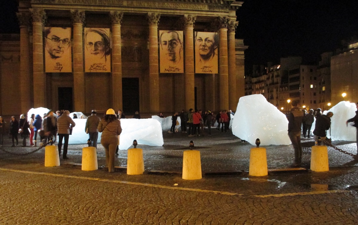 Chunks of ice, brought from Greenland to Paris, sit in front of the Panthéon in the city’s Latin Quarter to illustrate the melting of the ice caps. Photo by the Rev. Pat Watkins, Global Ministries