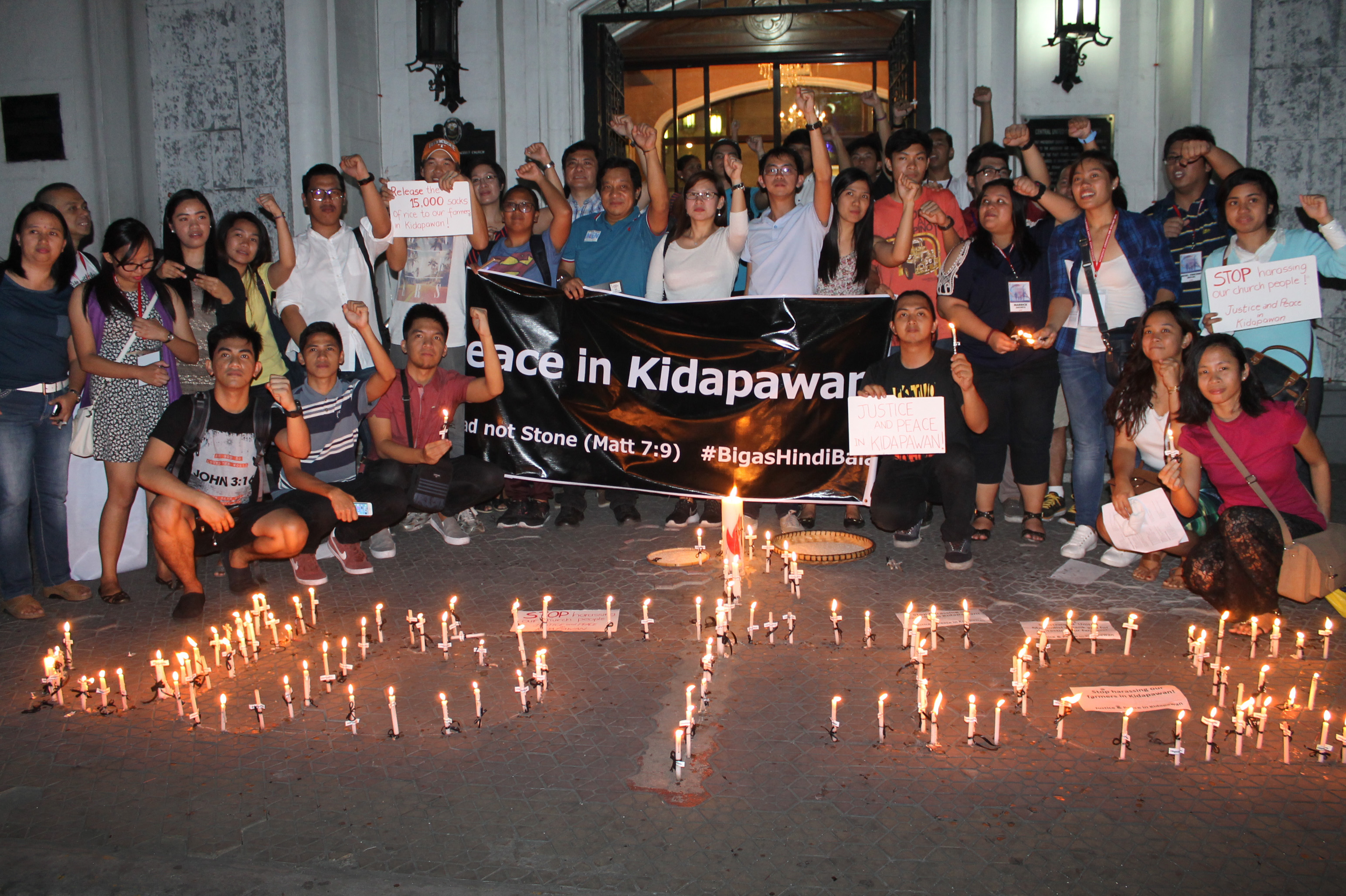 More than 100 people joined the vigil in front of the Central United Methodist Church on April 3, to pray for farmers and Lumads who were asking for rice and protesting treatment from the government. Photo courtesy of Gladys P. Mangiduyos, UMNS.