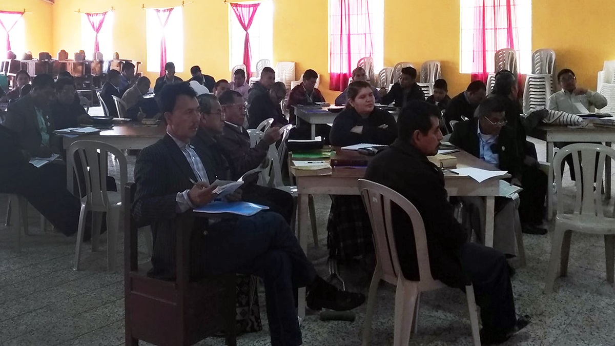 Atiendieron al entrenamiento 48 participantes, miembros de la Junta Ejecutiva Nacional, laicos/as y pastores/as, mujeres, hombres, jóvenes y juveniles, de los distritos 1 al 8, de la región de Santa Cruz del Quiché, Chichicastenango, Totonicapán y Quetzaltenango