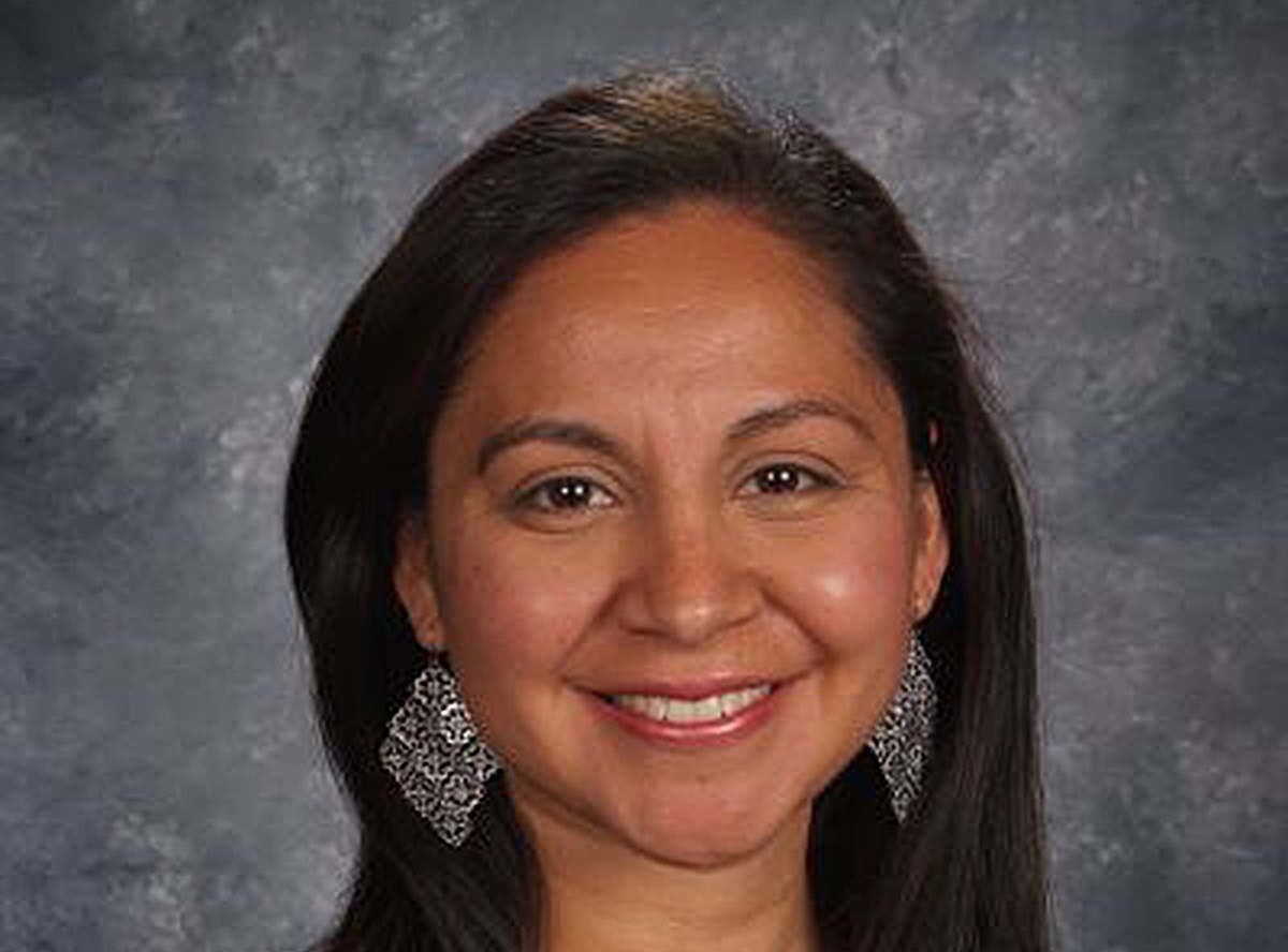 Sarahi Monterrey, maestra de inglés como segunda lengua en la Escuela Secundaria Waukesha North, ha sido nombrada 'Maestra del Año" del estado de Wisconsin. Sarahi es la hija del Rev. Jorge Luis Mayorga, el Director de Desarrollo Congregacional de la Conferencia Anual de Wisconsin y de la Pastora Rosita Mayorga de la IMU El Buen Samaritano, Waukesha, Wisconsin. Sarahi Monterrey, maestra de inglés como segunda lengua en la Escuela Secundaria Waukesha North, ha sido nombrada 'Maestra del Año" del estado de Wisconsin. Sarahi es la hija del Rev. Jorge Luis Mayorga, el Director de Desarrollo Congregacional de la Conferencia Anual de Wisconsin y de la Pastora Rosita Mayorga de la IMU El Buen Samaritano, Waukesha, Wisconsin.