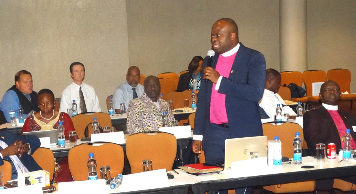 North Katanga Area Bishop Mande Muyombo speaks about the benefits of a United Methodist Communications project in his episcopal area. Muyombo spoke during at presentation Sept. 4 at an Africa College of Bishops’ retreat Freetown, Sierra Leone. Photo by Phileas Jusu, UMNS.