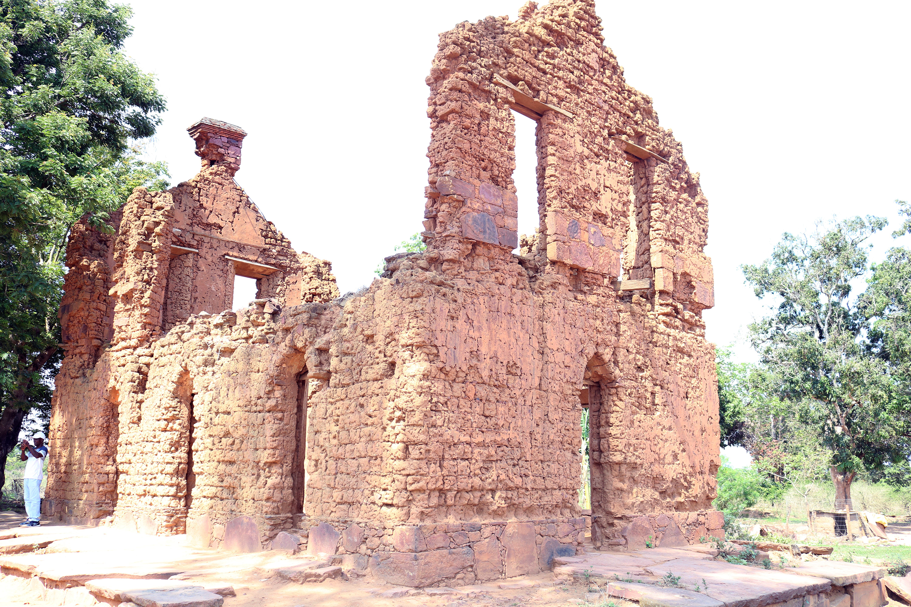 Ruinas da Igreja Metodista Unida com mais de 80 anos.