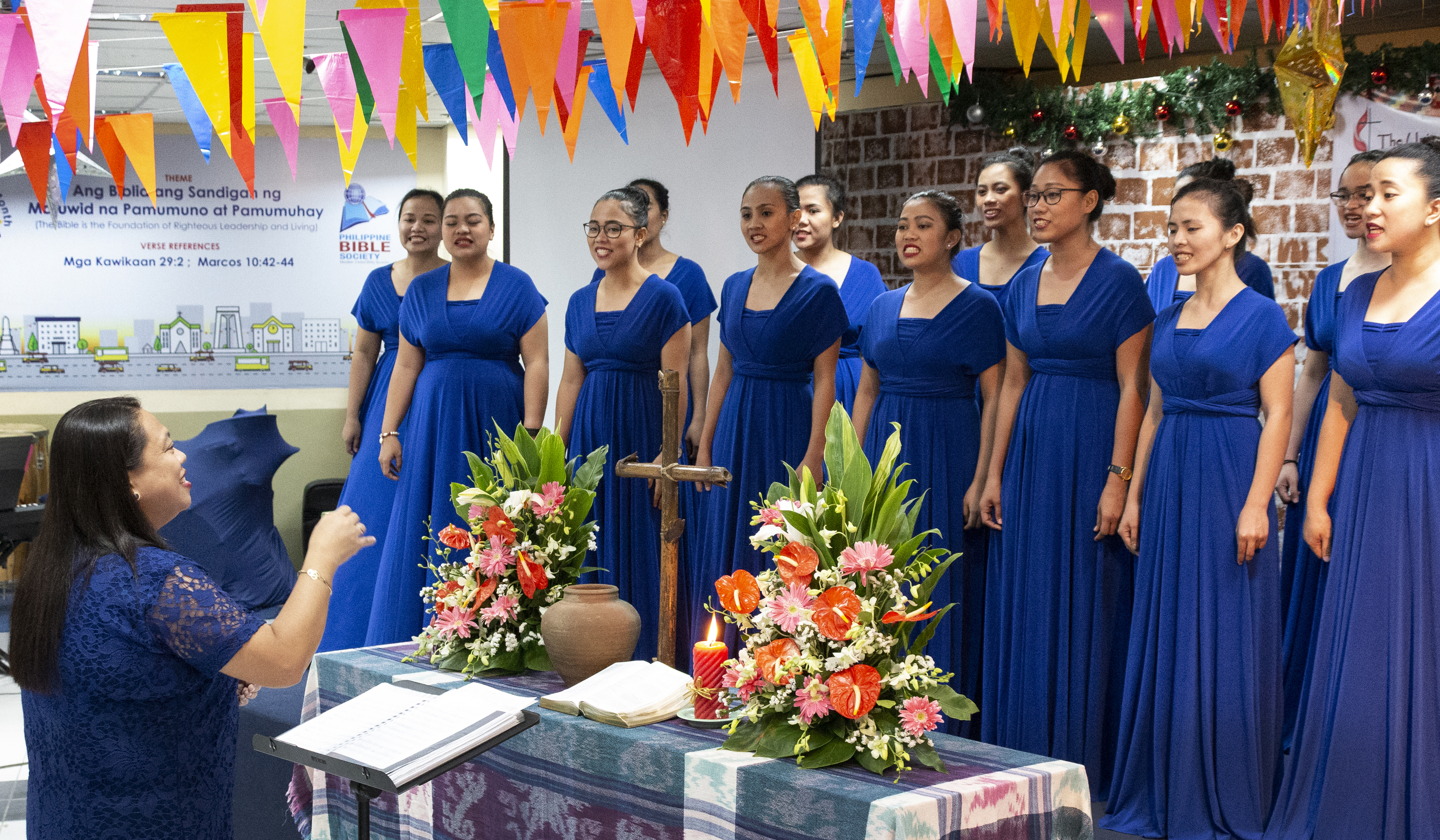 The Harris Memorial College Choraliers sing during the dedication ceremony. Photo by Tim Tanton, UMNS.