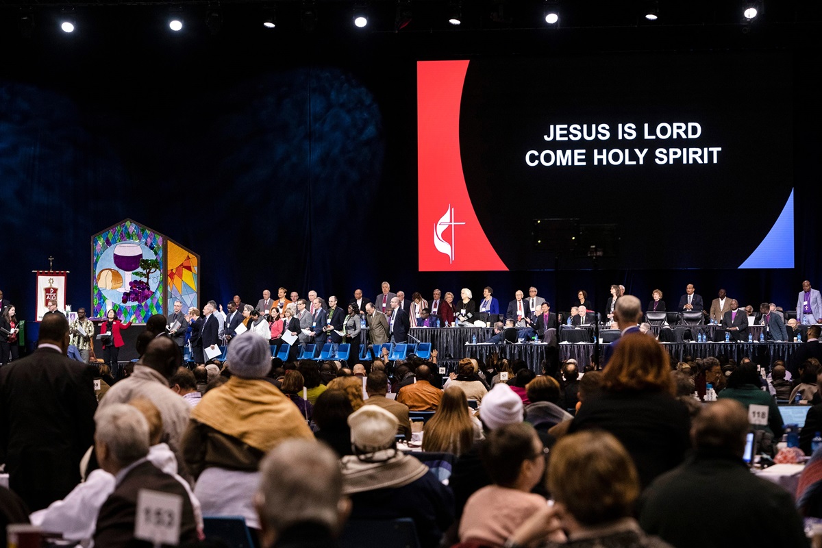 Los/as líderes de la iglesia se reúnen para la apertura de la Conferencia General Metodista Unida de 2019 en San Luis. Foto de archivo por Kathleen Barry, Noticias MU.
