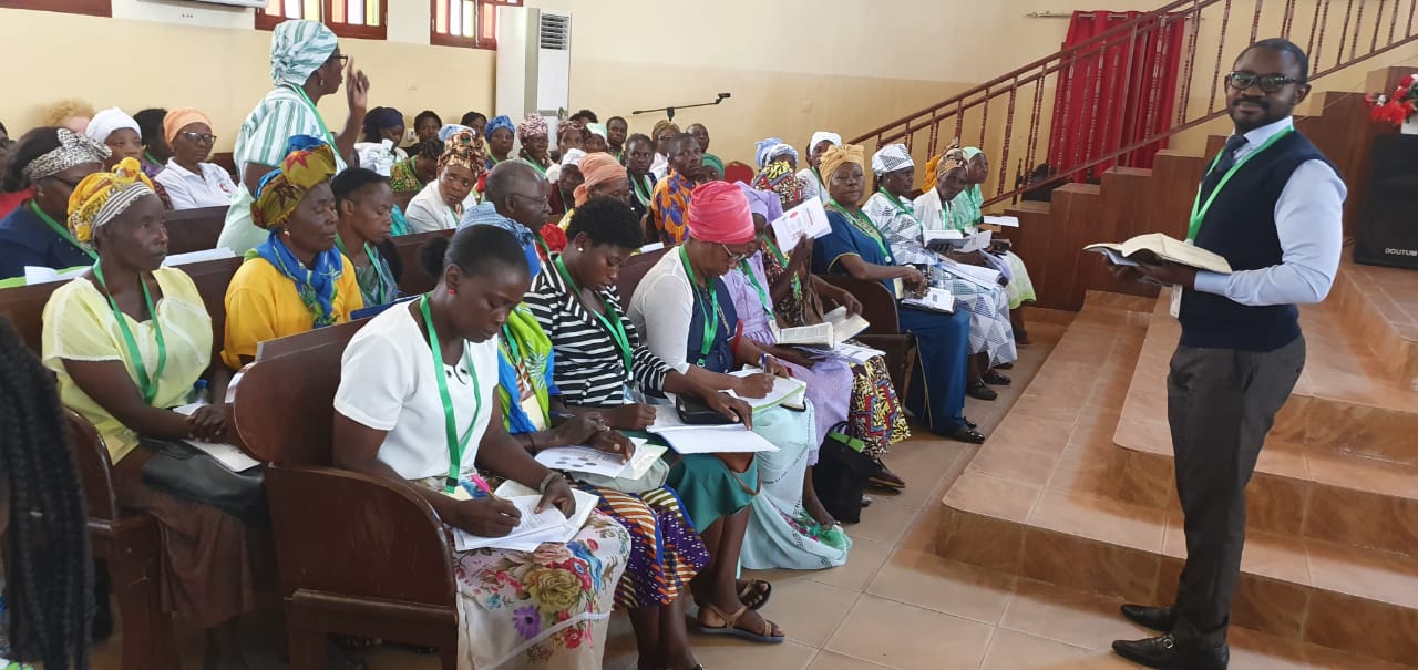 Reverendo Joao Aguiar, durante a conferencia de evangelizacao, falando para os delegados. Foto de Orlando da Cruz