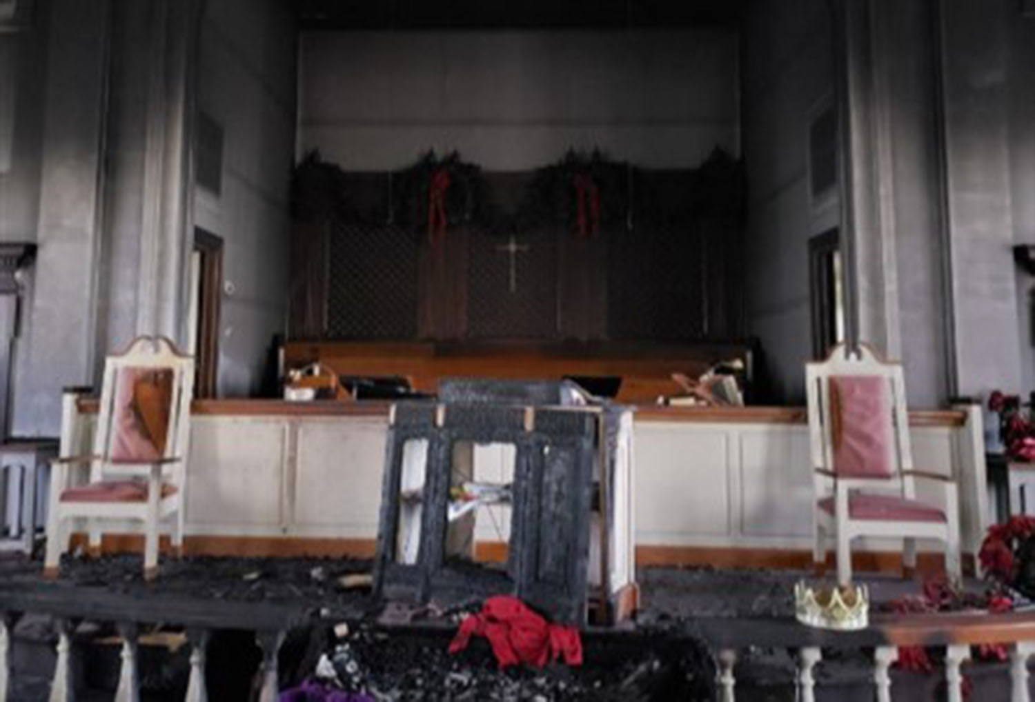 El incendio dejó a la IMU Baxley de pie, pero gran parte del interior, incluido un piano, un órgano, proyectores, una mesa de comunión, un pesebre, luces y pisos fueron destruidos. Foto cortesía de la Conferencia Anual del Sur de Georgia.