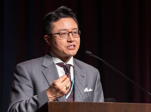 Rev. Paul Chang, Director Ejecutivo del Plan para el Ministerio Coreano. Foto Mike Dubose, Noticias MU.