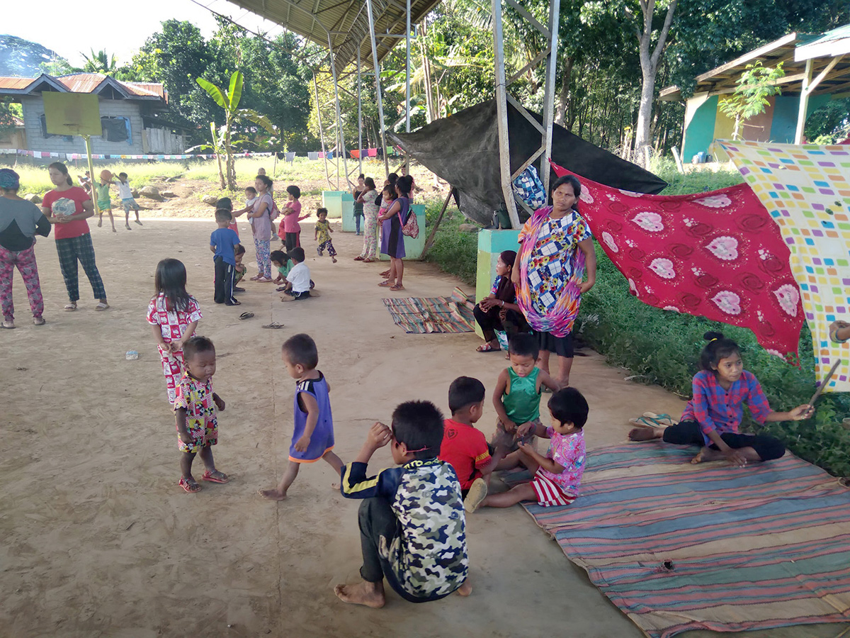 Women and children, many of them United Methodists, take shelter under the covered court of a local elementary school in the Arakan barangay of North Cotabato, Philippines. They fled their homes amid insecurity in the region. The families evacuated without clothes or other necessities, and The United Methodist Church in the Philippines is offering assistance. Photo courtesy of the Rev. Recto Baguio. Women and children, many of them United Methodists, take shelter under the covered court of a local elementary school in the Arakan barangay of North Cotabato, Philippines. They fled their homes amid insecurity in the region. The families evacuated without clothes or other necessities, and The United Methodist Church in the Philippines is offering assistance. Photo courtesy of the Rev. Recto Baguio.