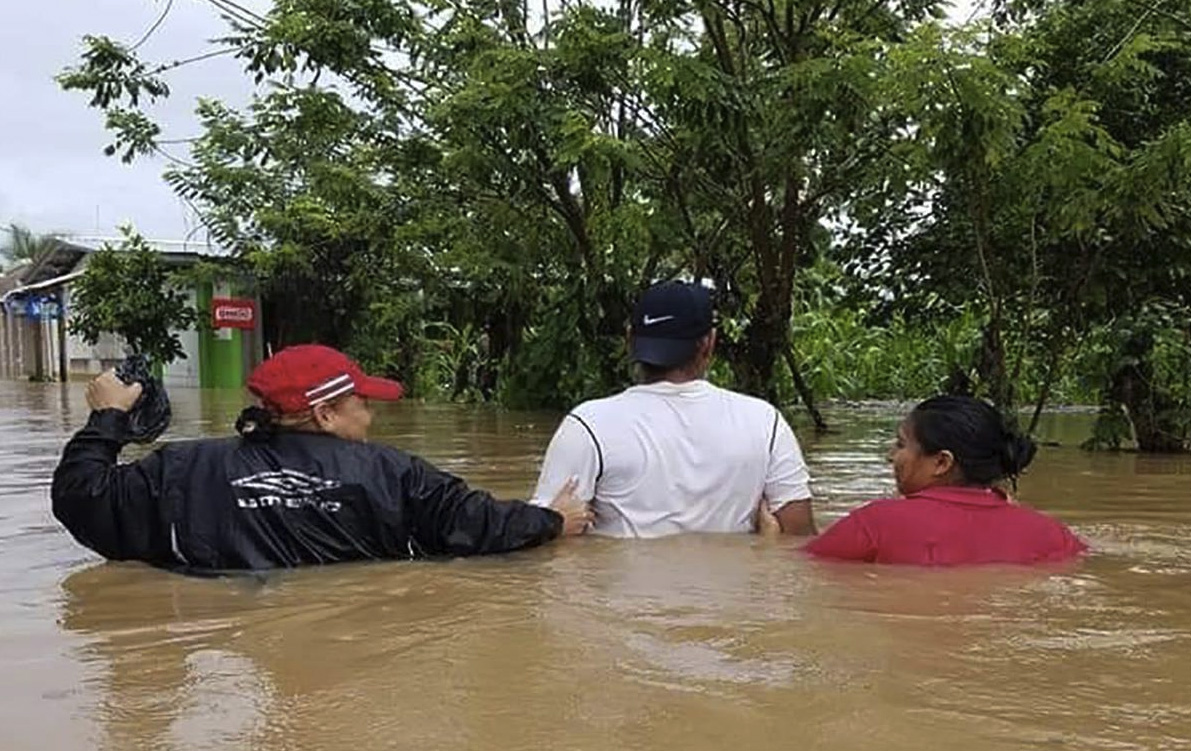 The heavy rains brought by Hurricane Eta caused major flooding, especially in the northern part of the Honduras. Tocoa was one of the areas affected by the floods and United Methodists are supporting the recovery of the affected communities. Photo courtesy of the United Methodist Mission. The heavy rains brought by Hurricane Eta caused major flooding, especially in the northern part of the Honduras. Tocoa was one of the areas affected by the floods and United Methodists are supporting the recovery of the affected communities. Photo courtesy of the United Methodist Mission.