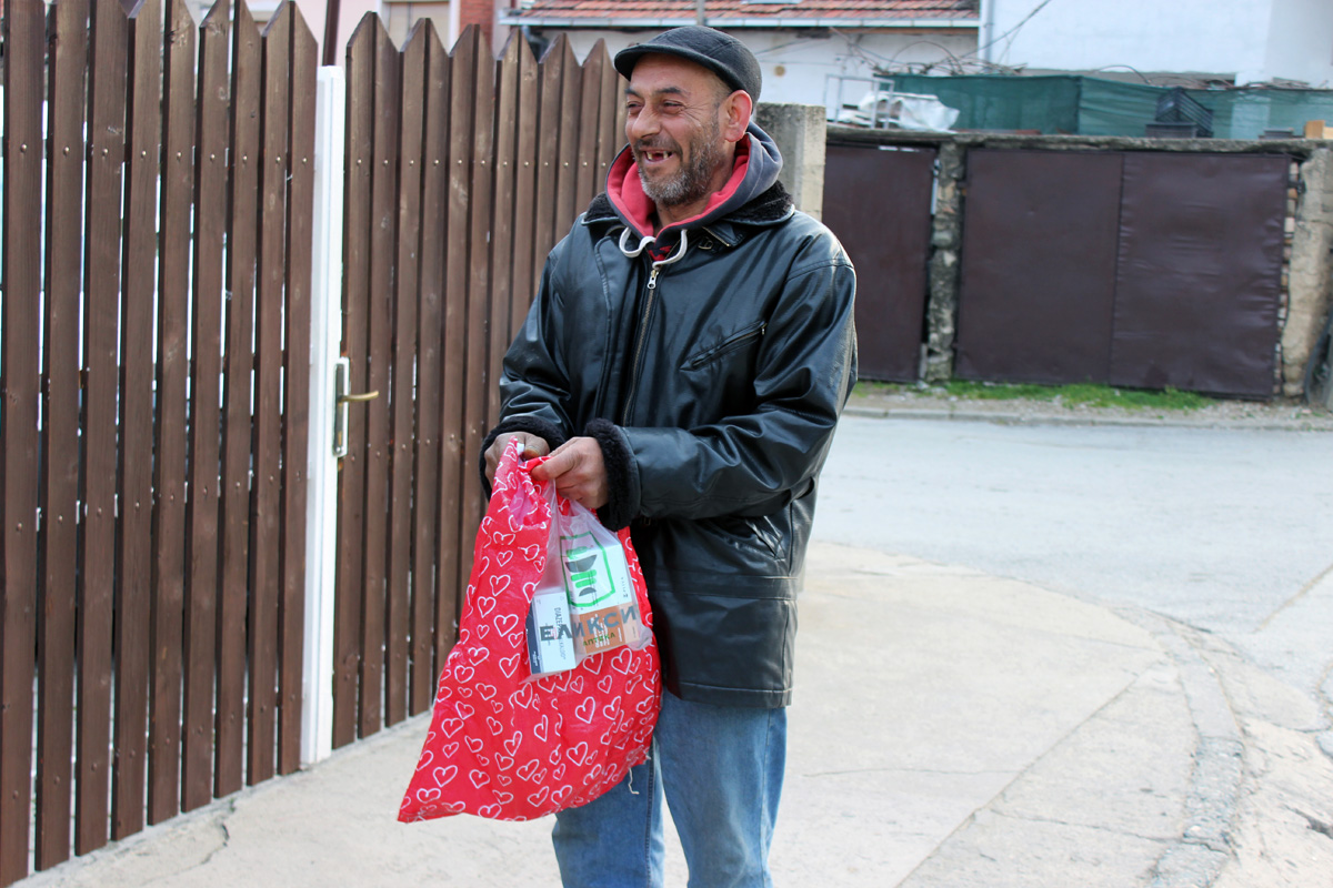 A man receives help from the Miss Stone Center. Despite the many challenges of 2020, the leaders and workers of the Miss Stone Center in Strumica, a diaconal facility of The United Methodist Church in North Macedonia, were able to care for more than 200 people without interruption. Photo by Christina Cekov, Strumica. A man receives help from the Miss Stone Center. Despite the many challenges of 2020, the leaders and workers of the Miss Stone Center in Strumica, a diaconal facility of The United Methodist Church in North Macedonia, were able to care for more than 200 people without interruption. Photo by Christina Cekov, Strumica.