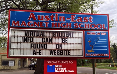 Un estudiante murió el pasado lunes 12 de abril en la propiedad de la Escuela Secundaria Austin-East Magnet, después de un tiroteo en el que resultó herido un oficial de policía en el este de Knoxville, Tennessee. Foto cortesía de la Conferencia Anual de Holston. Un estudiante murió el pasado lunes 12 de abril en la propiedad de la Escuela Secundaria Austin-East Magnet, después de un tiroteo en el que resultó herido un oficial de policía en el este de Knoxville, Tennessee. Foto cortesía de la Conferencia Anual de Holston.
