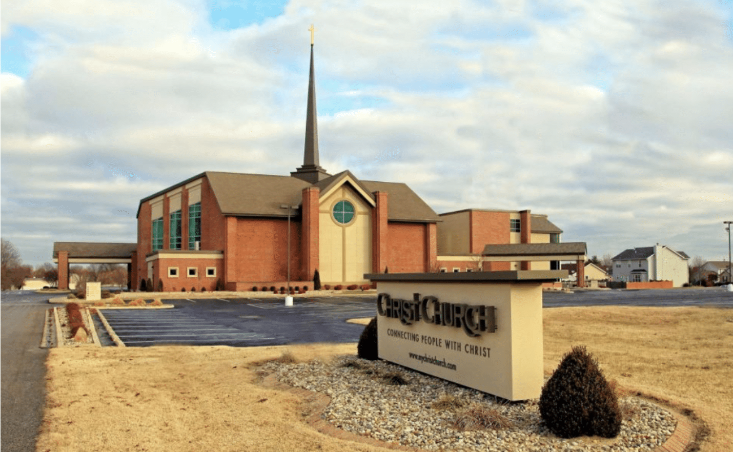 La Iglesia Metodista Unida Cristo en Fairview Heights, que llegó a ser la más grande de la Conferencia Anual de Great Rivers en el estado de Illinois,  acordó su salida de la denominación en acuerdo amistoso y actualmente ha sido registrada como Iglesia Cristo, eliminando todas las referencias que pudieran asociarla con La Iglesia Metodista Unida. Foto cortesía de la Conferencia Anual de Great Rivers.