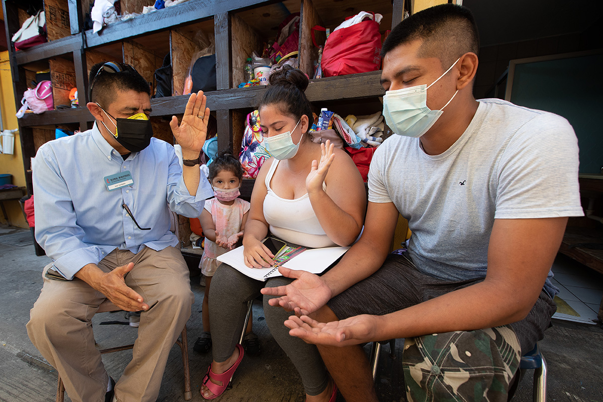 연합감리교뉴스는 2021년 9월 연합감리교회와 멕시코 감리교회 지도자들과 함께 국경지대에 증가하는 여러 난민 보호소를 방문했다. 사진은 연합감리교뉴스의 사진기자인 마이크 두보스가 촬영한 것이다.