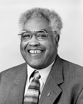 L’évêque Méthodiste Uni Forrest Stith a participé à la fondation de l’African American Methodist Heritage Center en 2001. Photo d’archive 2004 de Mike DuBose, UM News.