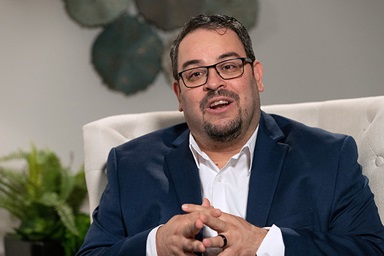 O Rev. Giovanni Arroyo atua como alto executivo da Comissão Metodista Unida sobre Religião e Raça, a agência formada para responsabilizar a denominação pelo seu compromisso de rejeitar o racismo na vida da igreja. Foto por Mike DuBose, Notícias MU.  O Rev. Giovanni Arroyo atua como alto executivo da Comissão Metodista Unida sobre Religião e Raça, a agência formada para responsabilizar a denominação pelo seu compromisso de rejeitar o racismo na vida da igreja. Foto por Mike DuBose, Notícias MU.