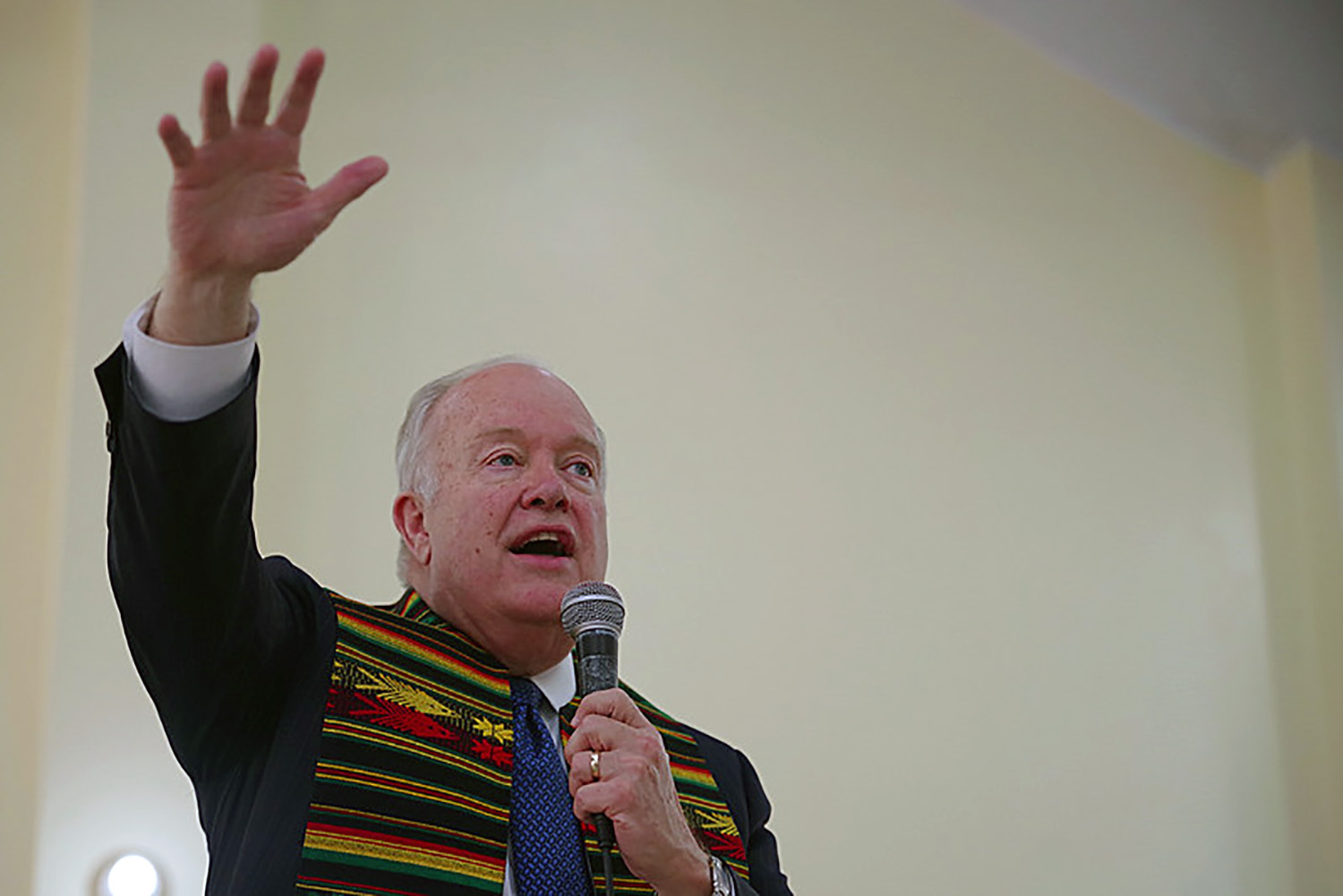 El Obispo McKee, es actualmente el lider episcopal de la Mision Metodista Unida de Honduras y de la Conferencia Anual del Norte de Tejas desde 2012 y de la cual se retirará, durante su decanato interino, a partir del 1 de enero de 2023, cuando también servirá como obispo residente en Perkins. Foto Rev. Gustavo Vasquez, Noticias MU.