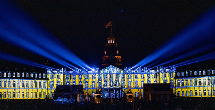 Un spectacle de lumière au palais de Karlsruhe faisait partie des attractions culturelles appréciées par les participants à la 11ème Assemblée du Conseil Œcuménique des Églises à Karlsruhe, en Allemagne. Photo par Mike DuBose, UM News.