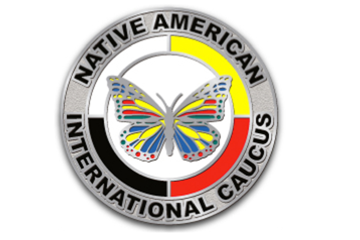 El Caucus Internacional Nativo Americano (NAIC) aplaude la celebración del Día de los Pueblos Indígenas el 10 de octubre de 2022 y su reconocimiento como un feriado federal por primera vez a partir de 2021. Grafico cortesía del NAIC.
