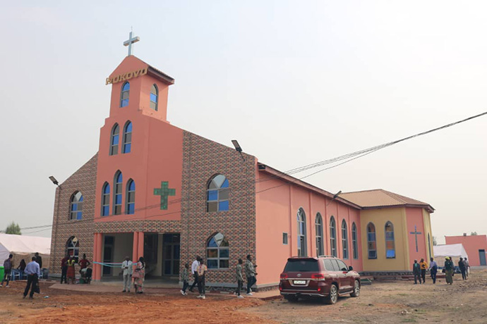 Vue extérieure du bâtiment du Temple Wokovu. Une famille anonyme a financé la construction de cette église locale dans la ville de Lubumbashi. Une autre fidèle méthodiste unie a fait don du terrain. Photo par John Kaumba, UM News.