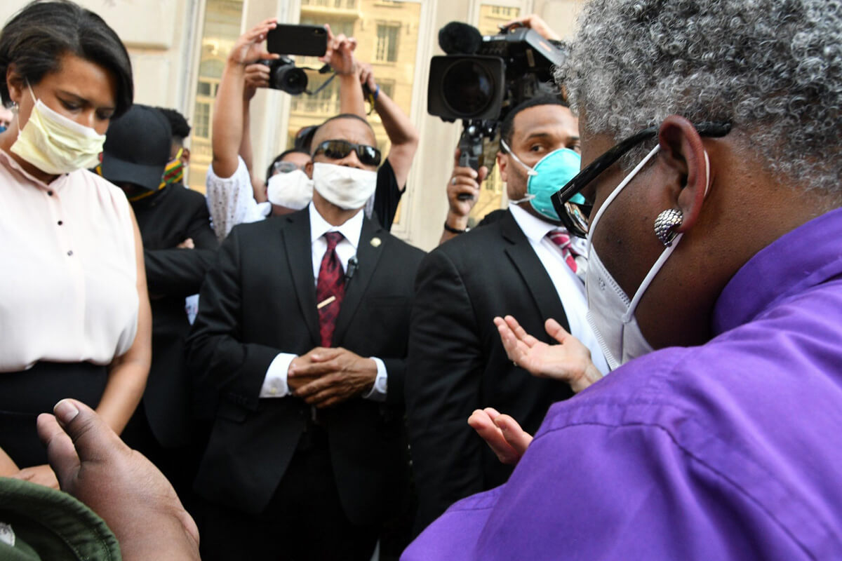 United Methodist Bishop LaTrelle Easterling leads a prayer during a June 3, 2020, anti-racism rally near the White House in Washington. File photo by Melissa Lauber, Baltimore-Washington Conference.
