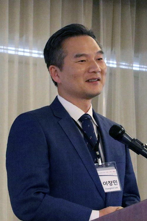The Rev. Chang Min Lee, pastor of the Los Angeles Korean United Methodist Church in Los Angeles, preaches at the closing worship service of the 2023 special session of the National Association of the Korean American United Methodists in Wheeling, Ill. Lee was elected president of the National Association of the Korean American United Methodists. Photo by the Rev. Thomas E. Kim, UM News.