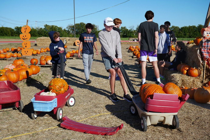 Debuting in 2002, Grace Avenue United Methodist Church’s Pumpkins on the Prairie has been ranked as one of the best pumpkin patches in the Dallas area. This year, about 150 local students helped with unloading pumpkins for the church’s event. Photo courtesy of Grace Avenue United Methodist Church.