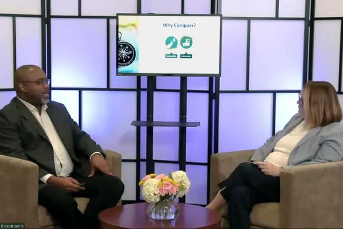 웨스패스의 연금 관리 담당 디렉터인 프레드 하일랜드(왼쪽)와 은퇴 프로그램 담당 디렉터 킴 올슨이 미국 현역 목회자를 위한 개정된 은퇴 프로그램인 '콤파스' 플랜을 총회에 앞서 열린 웨비나에서 브리핑하고 있다. 이 플랜이 통과되면, 현재의 목회자 은퇴 보장 프로그램이 확정기여형(defined-contribution) 은퇴 프로그램으로 대체된다. 하일랜드와 올슨은 이 새로운 플랜이 이미 은퇴한 목회자에게는 영향을 미치지 않을 것이라고 말했다. 사진, 웨스패스 웨비나 화면 캡처.