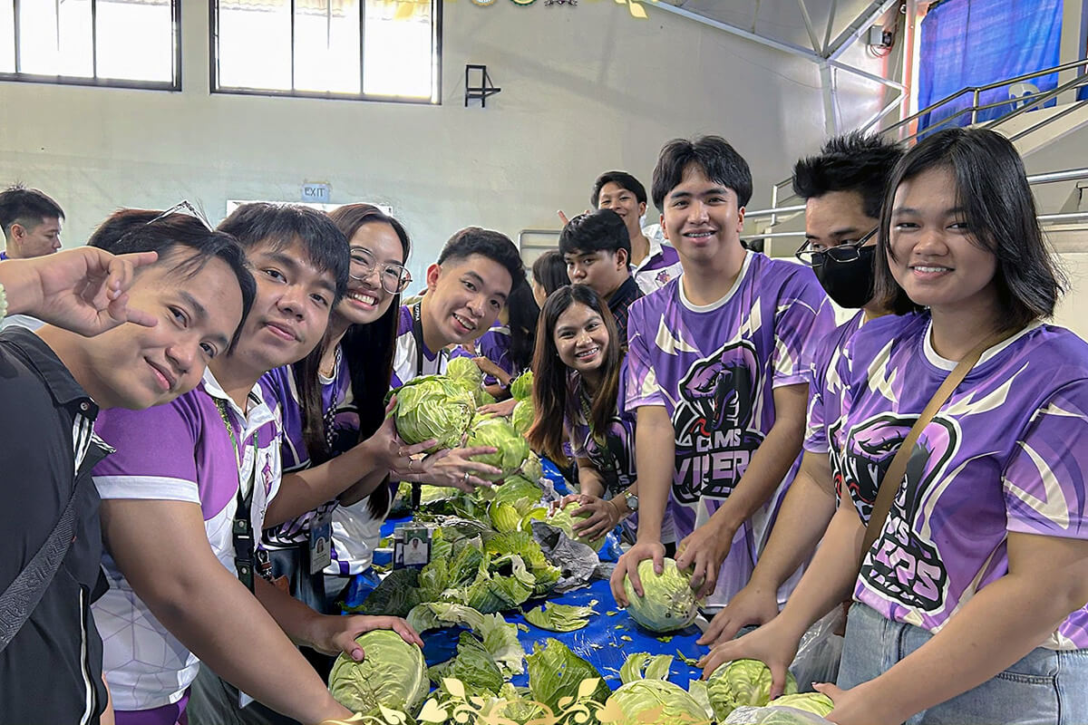 The College of Allied Medical Sciences at United Methodist-related Wesleyan University-Philippines spearheaded a Vegetable Rescue Program which has already saved 24,250 pounds of fresh produce. By buying vegetables that might be not be used, the program supports local farmers affected by El Niño and also supplies communities around the university with fresh food. Photo courtesy of Wesleyan University-Philippines, College of Allied Medical Sciences.