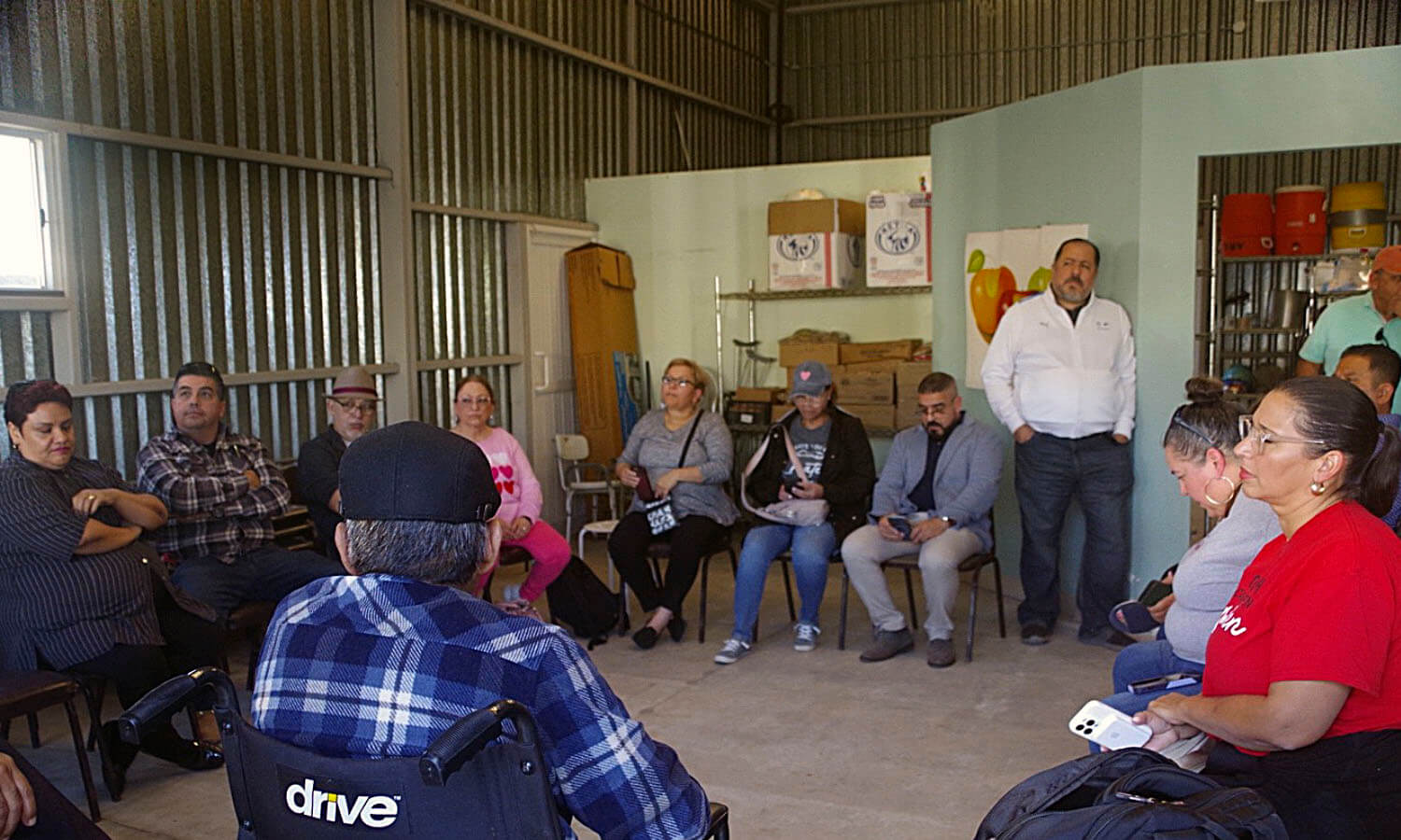 Miembros de MARCHA se reunió con el equipo de voluntarios/as que trabaja en el comedor Juan 6:35, para conocer mejor la ardua tarea que desarrolla este ministerio de la Iglesia Metodista de México que provee alimentación y otros servicios de atención a las familias migrantes.