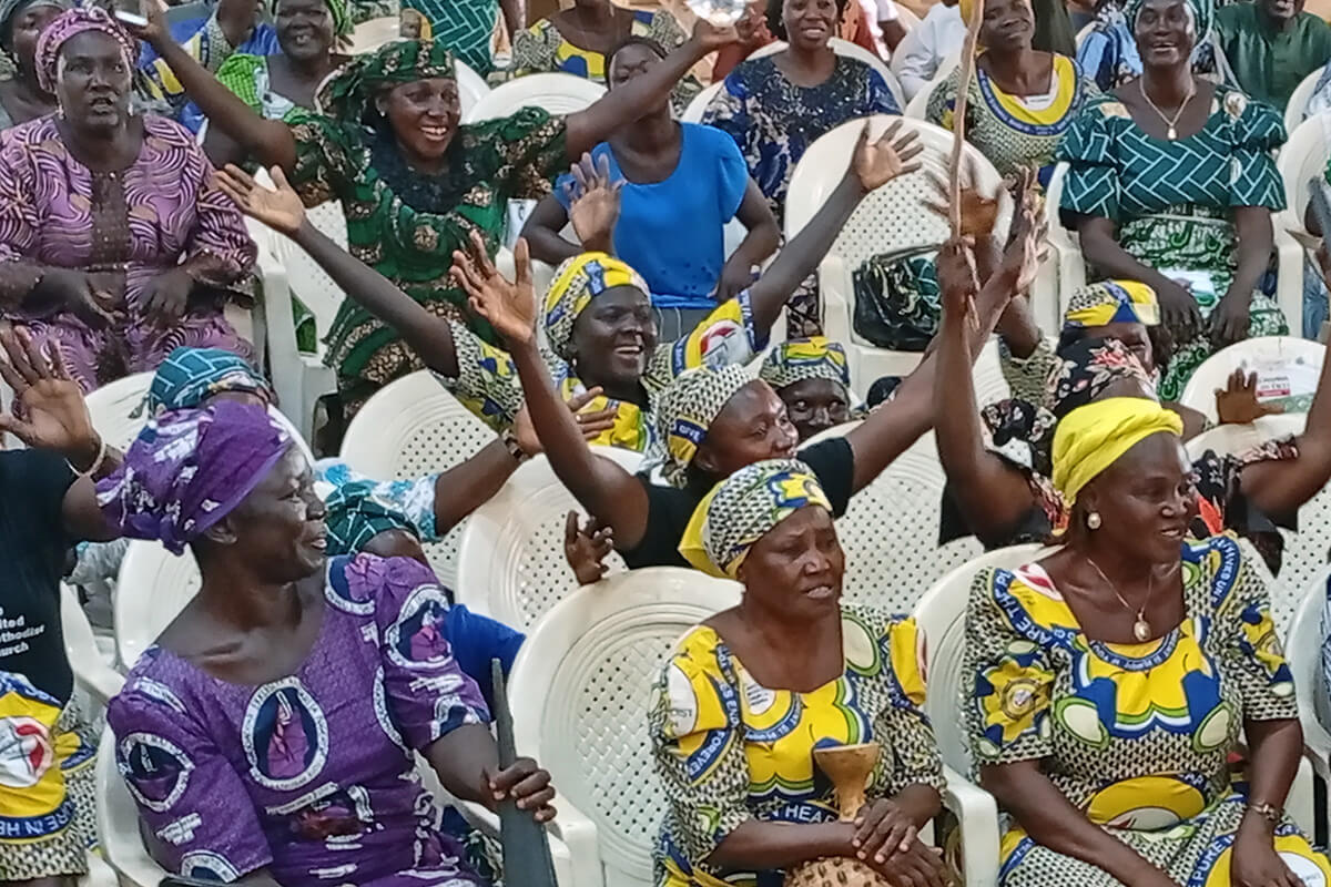 Os Metodistas Unidos comemoram em um culto reconhecendo o recém-eleito Bispo Ande I. Emmanuel no Secretariado da Associação Cristã da Nigéria em Jalingo, Estado de Taraba, após sua eleição na Conferência Central da África Ocidental em Gana, de 5 a 8 de dezembro. Emmanuel tem realizado sessões de escuta em todas as conferências regionais da Nigéria para buscar unidade e ouvir as preocupações dos membros. Foto de Ibrahim Babangida, UM News.