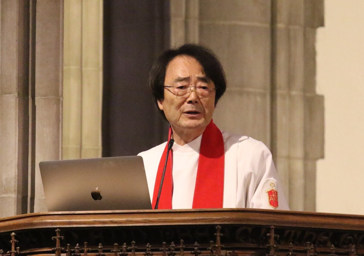 2025년 8월 6일, <오하이오·한국 및 그 너머의 감리교 선교 기념대회>에서 연합감리교회 박정찬 감독이 폐회예배에서 말씀을 전하고 있다. 박 감독은 “메리와 윌리엄 스크랜턴에게 왜 모든 것을 버리고 땅끝까지 가서 낯선 사람들을 위해 목숨을 바쳤는지 묻는다면, 그들은 아마도 ‘사랑이 우리를 그렇게 하도록 이끌었습니다.’라고 답했을 것입니다.”라고 말한다. 사진, 김응선(Thomas E. Kim), 연합감리교뉴스. 