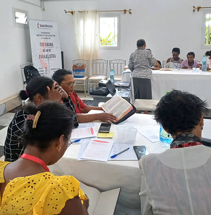 United Methodist evangelists gather during a training session on evangelism techniques led by the Rev. Éric Kalumba, a Global Ministries missionary. The training brought the group together to equip them with the best approaches for evangelizing in different areas, particularly in southern Madagascar. Photo by Esdras Rakotoarivony, UM News. 