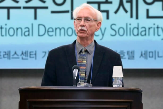 The Rev. Pharis Harvey, former executive director of the North American Coalition for Human Rights in Korea, speaks at the International Solidarity for Democracy seminar hosted by the Korea Democracy Foundation at the Press Center in Jung-gu, Seoul, in 2016. Photo courtesy of the Korea Democracy Foundation, Mindle News.