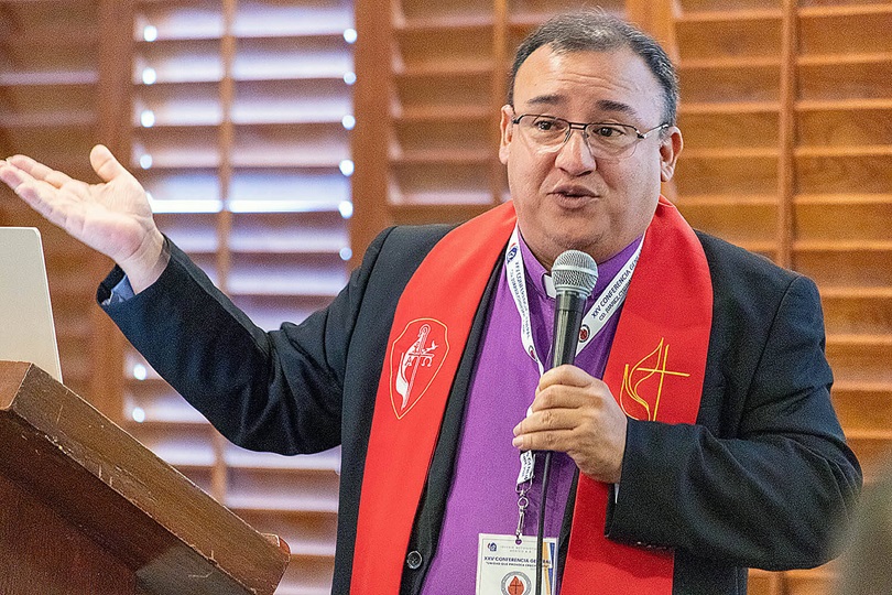 El Obispo Juan de Dios Peña, presidente del Concejo de Iglesia Evangélicas Metodistas de America Latina y el Caribe (CIEMAL), dirigió la predicación de La Palabra, durante el culto dominical. Foto Paul Gómez, UMCOM.