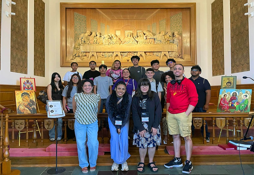Como parte del programa los participante tuvieron la oportunidad de visitar la sede de los Ministerios de Discipulado de La Iglesia Metodista Unida y la capilla El Aposento Alto. Foto cortesía de Revda. Lilia Ramírez, Ministerios de Discipulado.